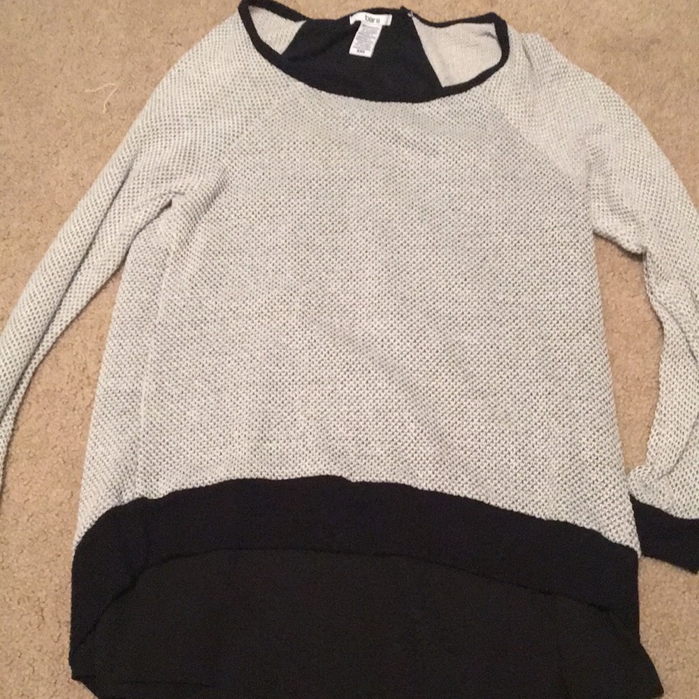 ASO Lydia Martin grey sweater alt.